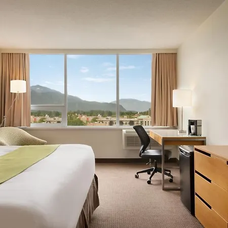 Coast Chilliwack Hotel By Apa Exterior photo